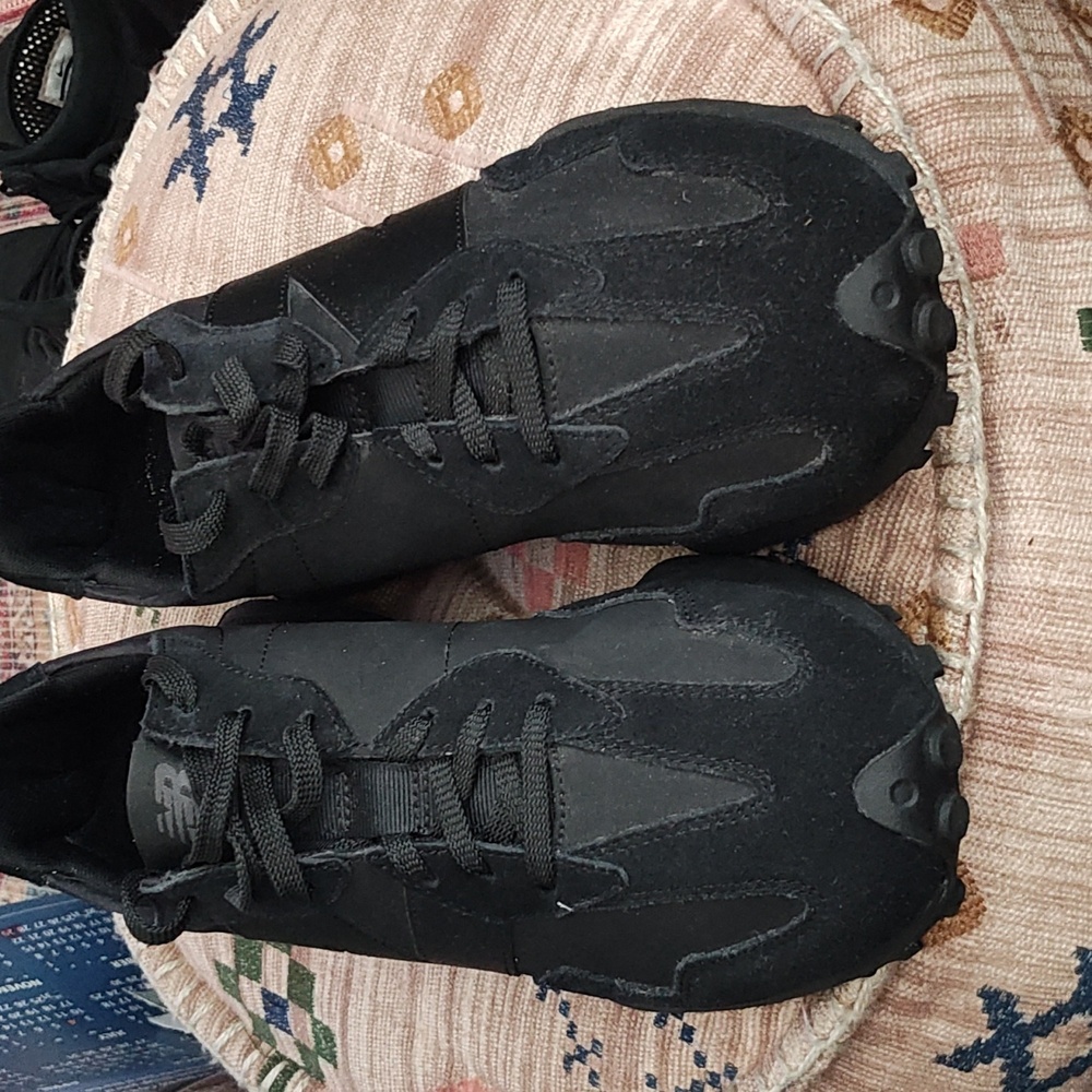 Sz 11.5 triple black new balance sneakers